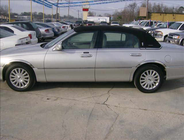 2003 Lincoln Town Car for sale