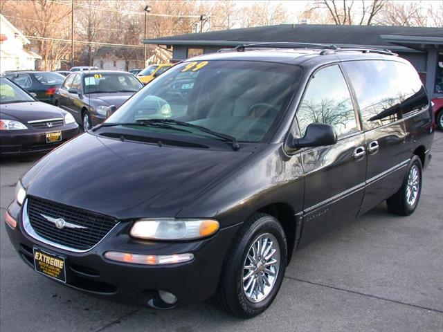 1999 Chrysler Town & Country for sale