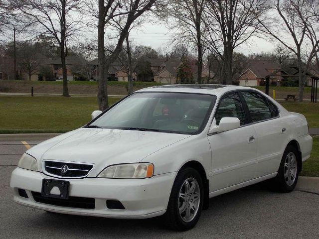 2001 ACURA TL 32TL white  all internet prices are reduced for cash cashiers check or same as
