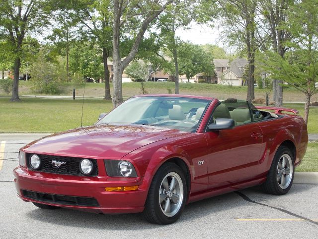 2005 FORD MUSTANG GT DELUXE CONVERTIBLE red  all internet prices are reduced for cash cashier