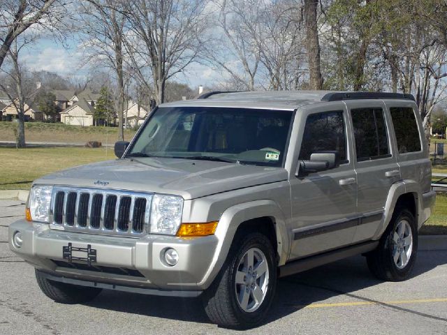 2008 JEEP COMMANDER SPORT 4WD silver  all internet prices are reduced for cash cashiers check