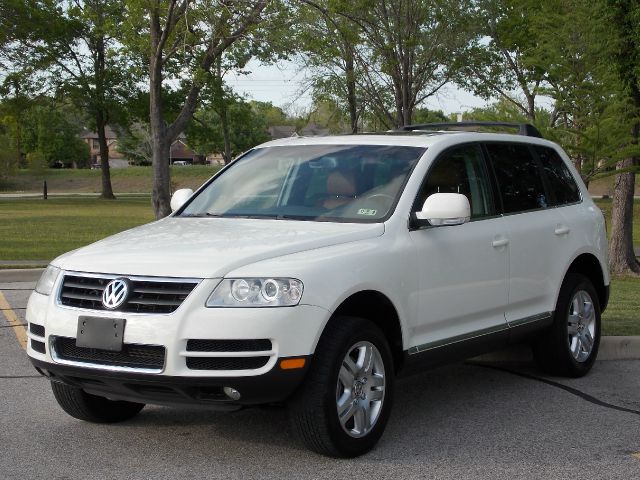 2005 VOLKSWAGEN TOUAREG V8 white  all internet prices are reduced for cash cashiers check or 
