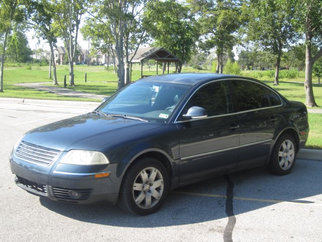 2005 VOLKSWAGEN PASSAT GLS blue  all internet prices are reduced for cash cashiers check or s