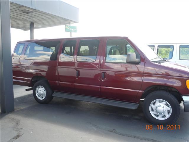 2006 Ford Econoline Wagon - Columbia, MO