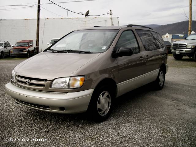 1998 Toyota Sienna for sale