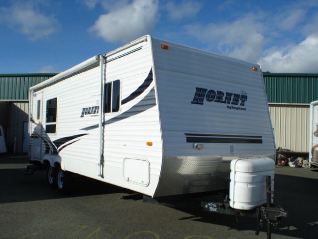 2005 KEYSTONE HORNET LITE 25FL SLIDE
