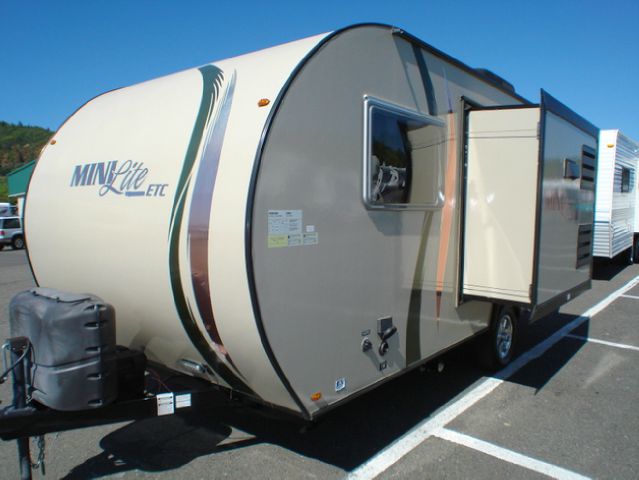 2011 FOREST RIVER ROCKWOOD MINI LITE 188 ETC