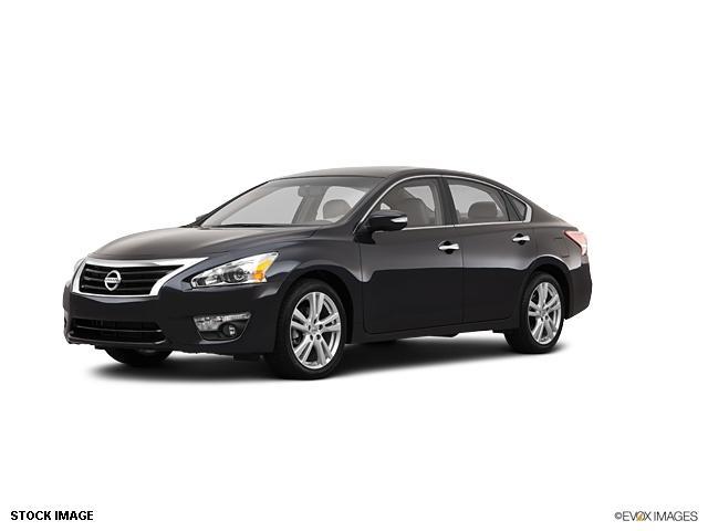 2013 Nissan Altima - RIVERSIDE, CA