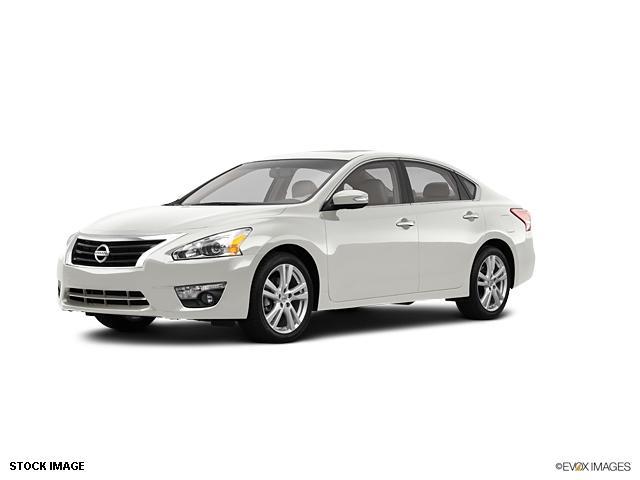 2013 Nissan Altima - RIVERSIDE, CA