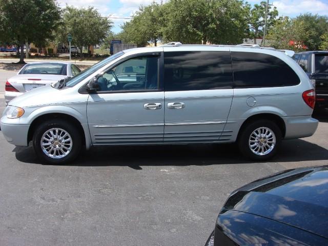 2001 Chrysler Town & Country for sale