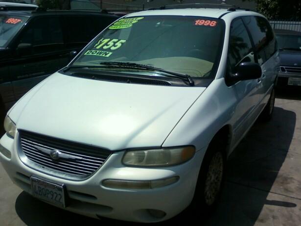 1998 Chrysler Town and Country for sale