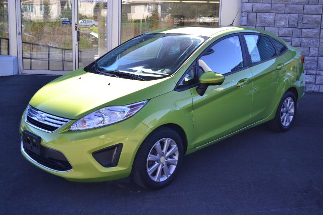 2011 FORD FIESTA SE SEDAN lime squeeze metallic sharp sedan 2011 ford fiesta se power moonro