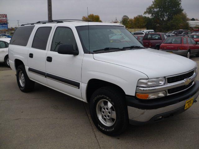 2003 Chevrolet Suburban - Marion, IA