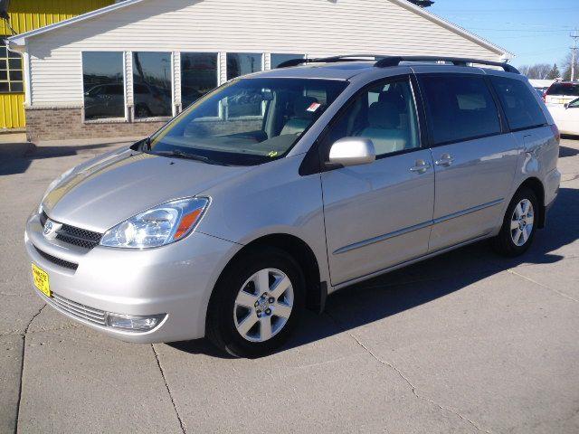 2004 Toyota Sienna - Marion, IA