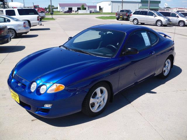 2001 Hyundai Tiburon - Marion, IA
