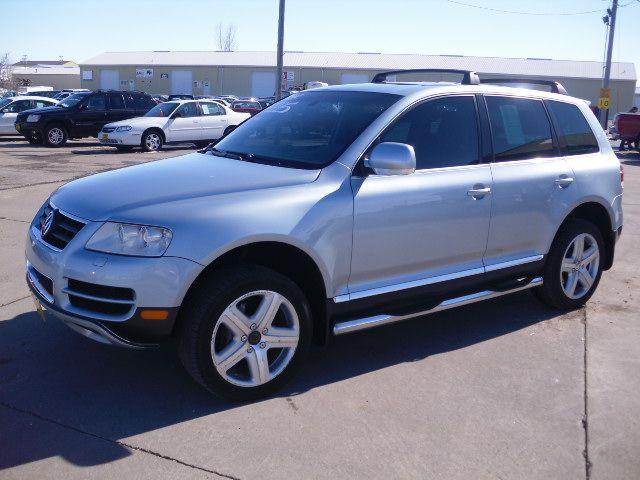 2004 Volkswagen Touareg - Marion, IA