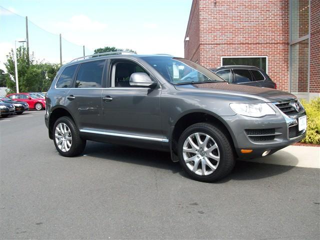 2010 Volkswagen Touareg 2 for sale