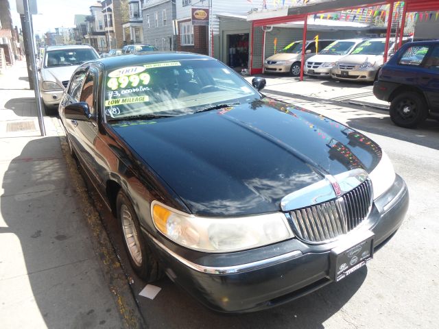 2001 Lincoln Town Car for sale