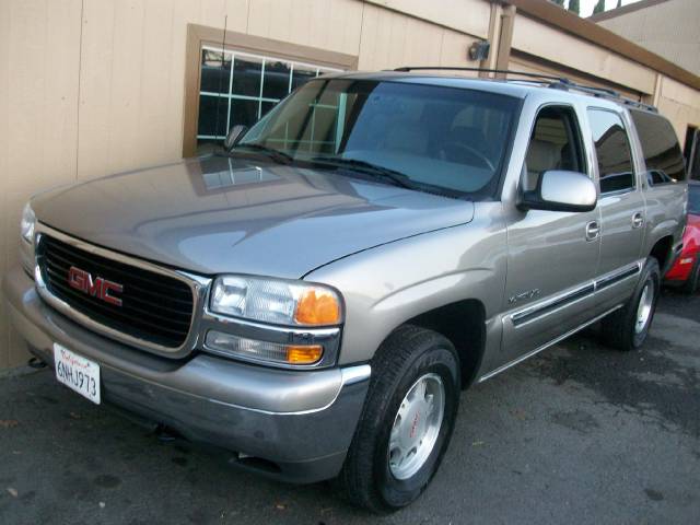 2001 GMC YUKON XL SLT, silver, 4 ...