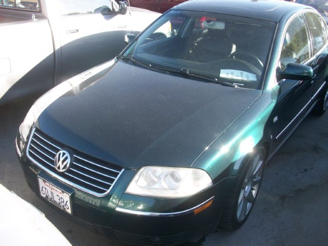 2002 VOLKSWAGEN PASSAT GLX green 4 door automatic transmission front wheel drive alloy wheels 