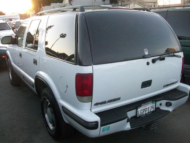 http://cimages3.carsforsale.com/369015/1912A124-B16B-4ED6-A380-B355AF7C2AC3_3.jpg?dt=011020121222