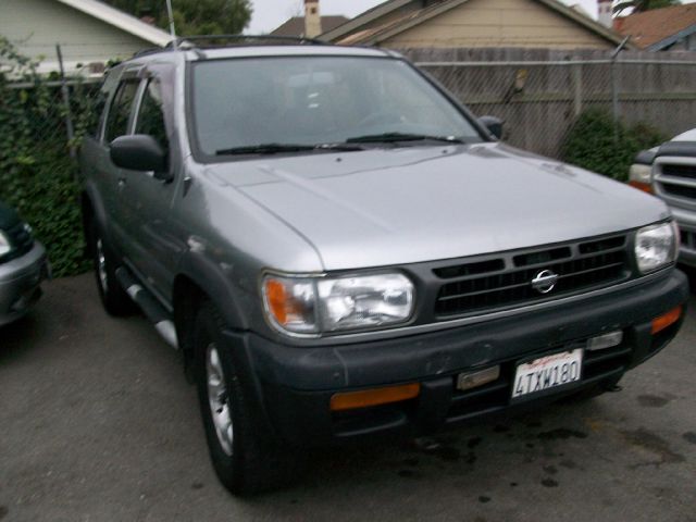 1998 Nissan Pathfinder for sale