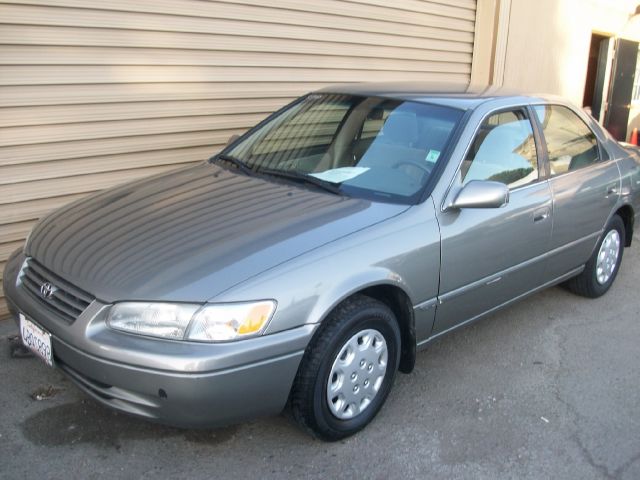 1998 TOYOTA CAMRY LE, grey, 4 door, ...