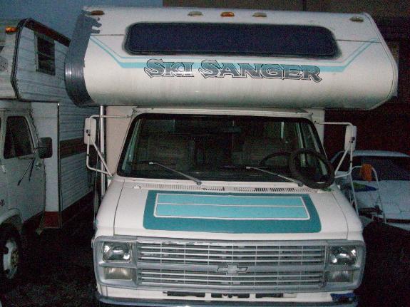 http://cimages3.carsforsale.com/369015/2GBJG31M0E4147050_2.jpg?dt=083120111548