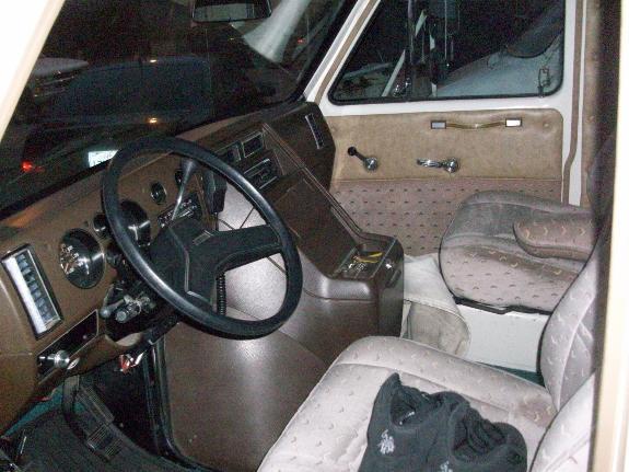 http://cimages3.carsforsale.com/369015/2GBJG31M0E4147050_4.jpg?dt=083120111548