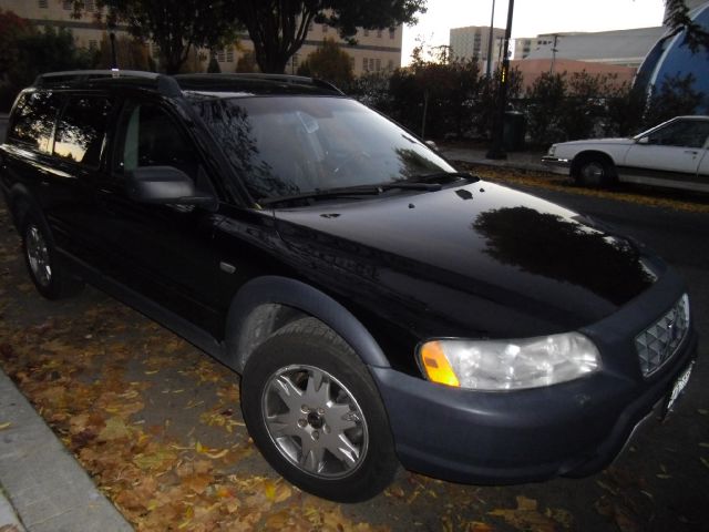2005 VOLVO V70 XC black 0 miles VIN YV1SZ592851185168 