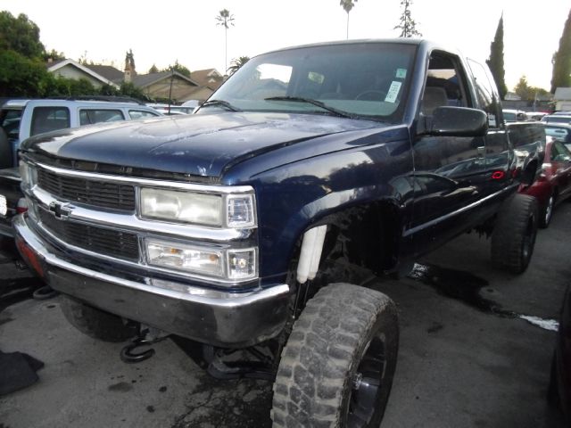 1998 CHEVROLET K1500 EXT CAB 8-FT BED 4WD blue 0 miles VIN 2GCEK19R4W1236283 