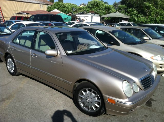 2001 MERCEDES-BENZ E-CLASS E320 gold abs brakesair conditioningalloy wheelsamfm radioanti-bra