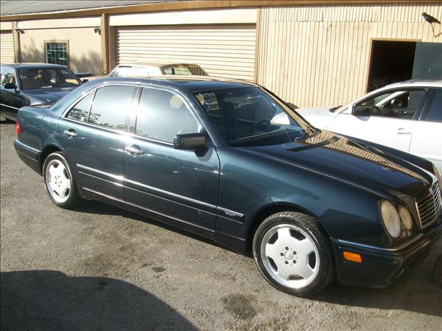 1997 MERCEDES-BENZ E-CLASS E420, ...