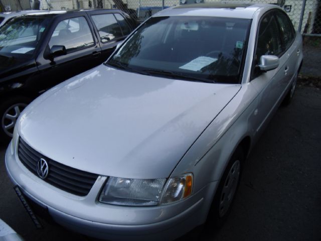 2001 VOLKSWAGEN PASSAT GLS silver 0 miles VIN WVWAC63B11P027437 