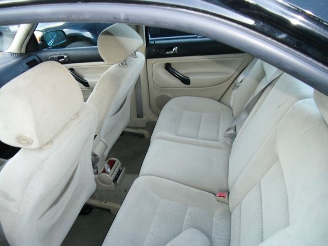 http://cimages3.carsforsale.com/369015/8C4114CB-D397-4349-8A3D-7838A2A9676C_8.jpg?dt=031420131249