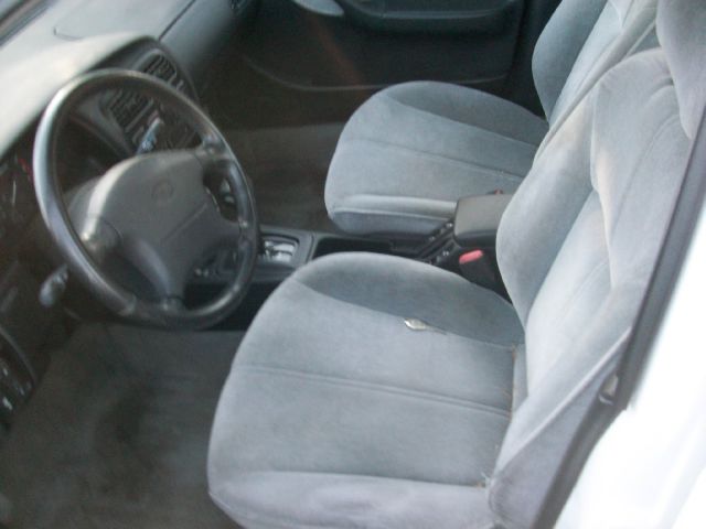 http://cimages3.carsforsale.com/369015/BB8E44A8-995D-4EB0-8896-93729E429956_6.jpg?dt=072920121715