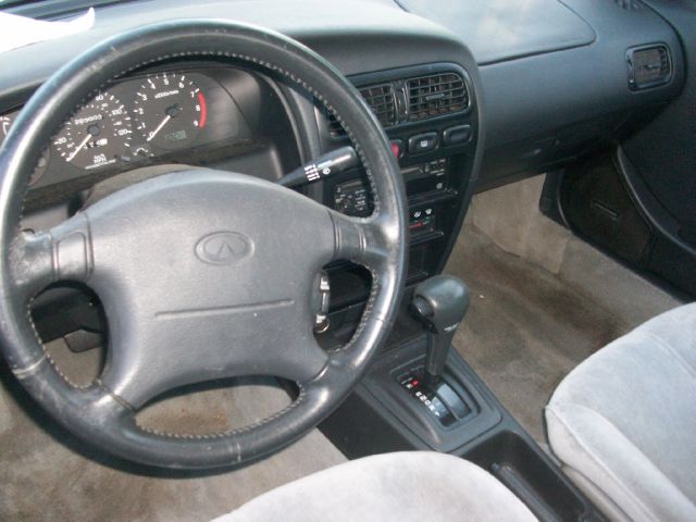 http://cimages3.carsforsale.com/369015/BB8E44A8-995D-4EB0-8896-93729E429956_7.jpg?dt=072920121715