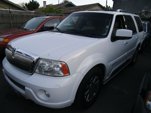2003 LINCOLN NAVIGATOR LUXURY 2WD white abs brakesadjustable foot pedalsair conditioningalloy w