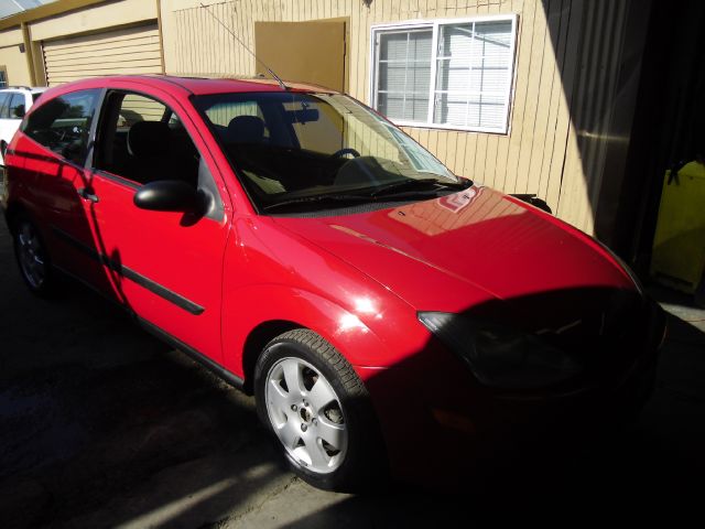 2001 FORD FOCUS ZX3 red 0 miles VIN 3FAFP31301R160371 