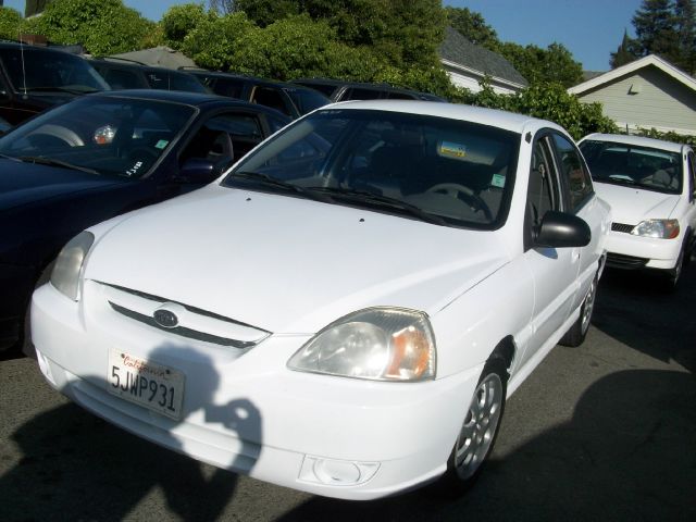 2004 KIA RIO white 4 door automatic transmission alloy wheels air conditioning cruise control