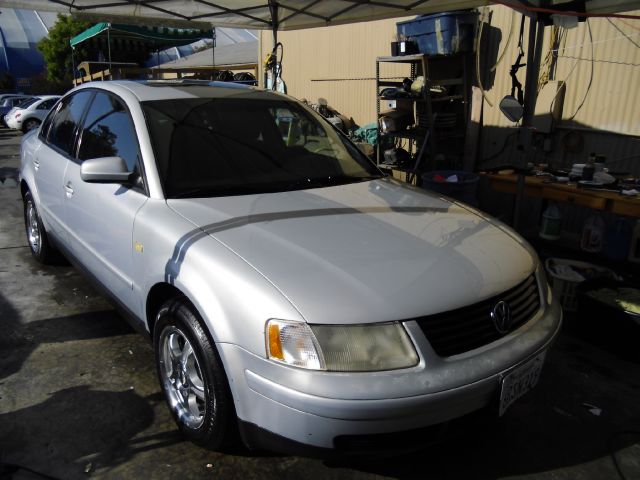1999 VOLKSWAGEN PASSAT GLS silver 0 miles VIN WVWMD63B2XE299722 
