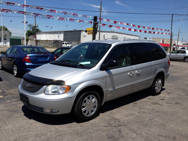 2004 Chrysler Town & Country