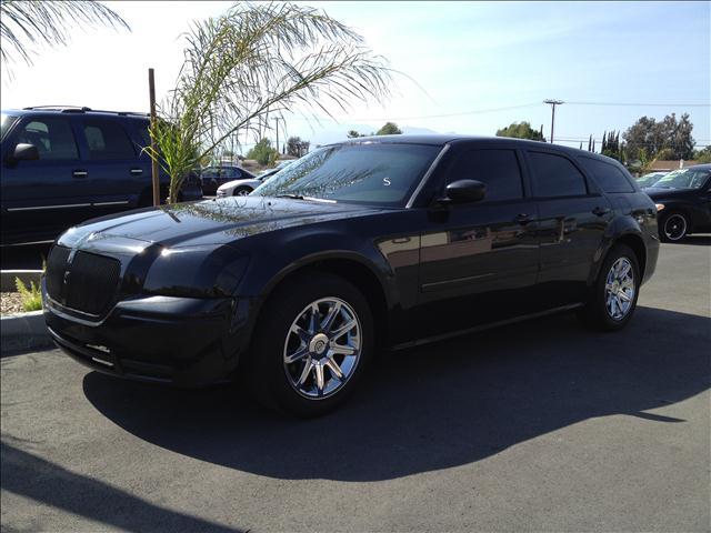 2005 Dodge Magnum for sale