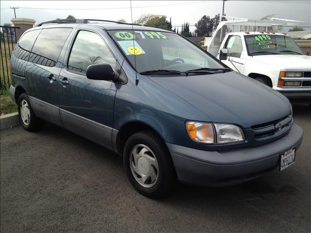 2000 Toyota Sienna for sale