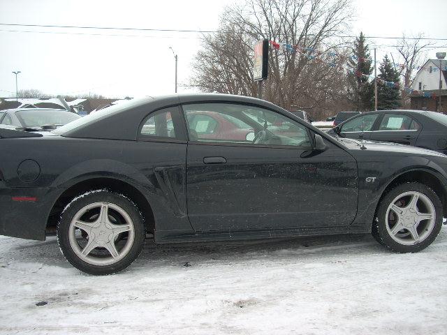 2000 Ford Mustang