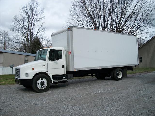 2003 Freightliner FL60