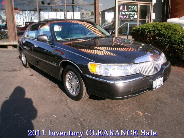 2000 Lincoln Town Car for sale