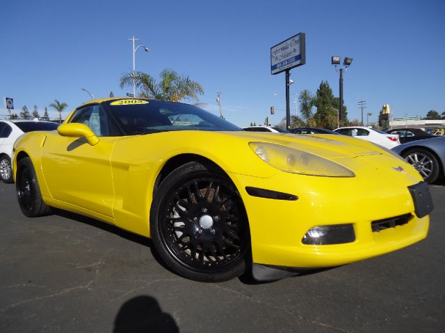 2005 CHEVROLET CORVETTE yellow carfax certified  navigation heated seats automatic