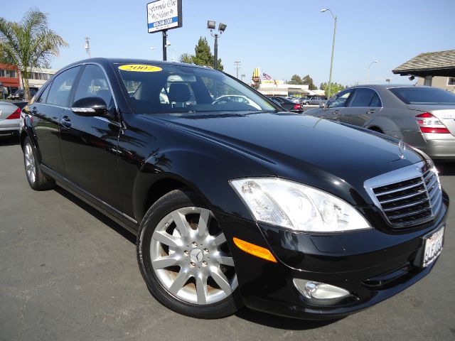 2007 MERCEDES-BENZ S-CLASS S550 black this is the clean car fax with no accidentthe optional