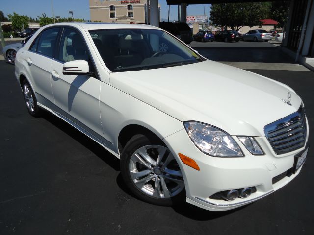 2010 MERCEDES-BENZ E-CLASS E350 SEDAN white clean car faxone owner navigation system